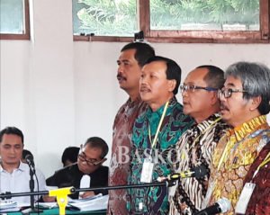 ‘Nanyian’ Neneng Rahmi Hadirkan Iwa Karniwa Jadi Saksi di Persidangan Suap Meikarta