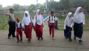 Humanisme Polisi Karawang Senin Pagi Ini