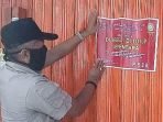 Satpol PP Segel Toko yang Masih Buka Selama PSBB